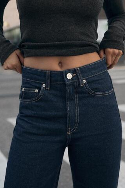 ZARA ДЖИНСЫ TRF MOM FIT С ВЫСОКОЙ ПОСАДКОЙ, ТЕМНЫЙ ИНДИГО
