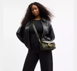 COACH СУМКА ЧЕРЕЗ ПЛЕЧО TABBY 26, ОЛИВКОВЫЙ