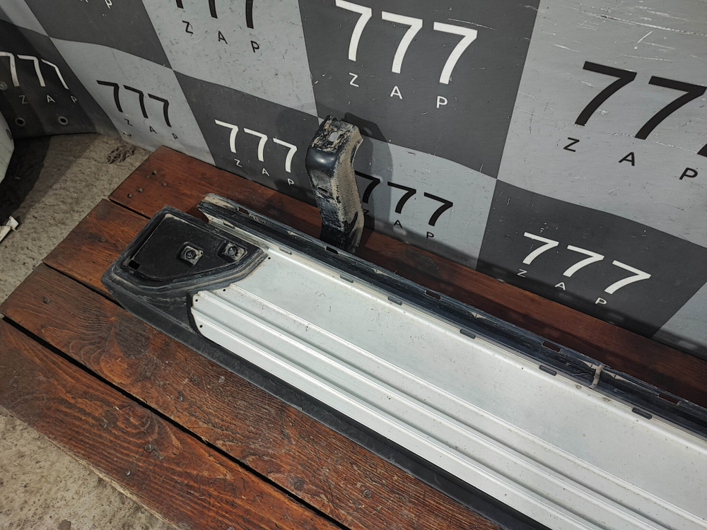 Подножка порога правого Mitsubishi Pajero Sport 3 15-нв Б/У Оригинал 5360A166