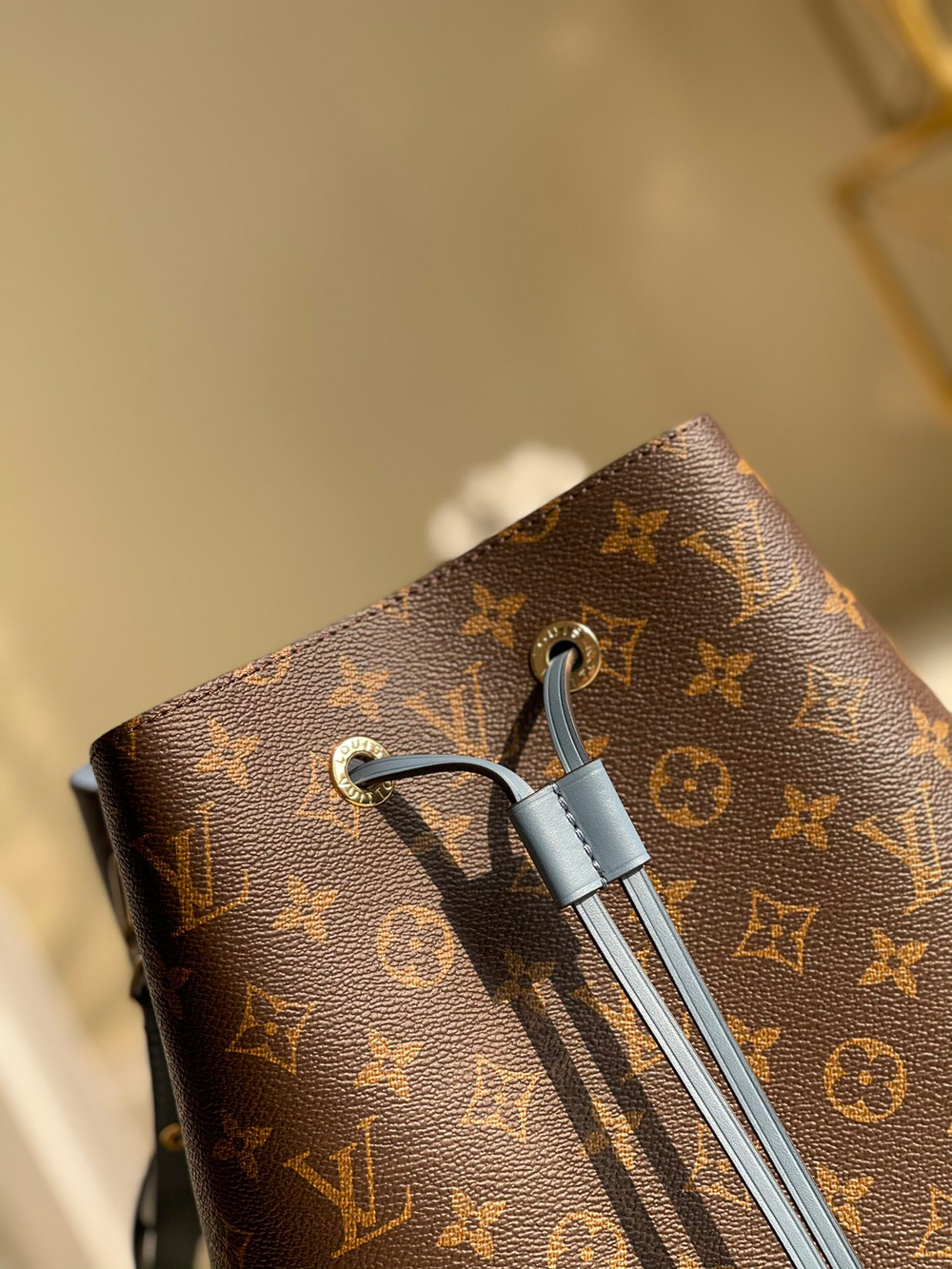 Louis Vuitton NeoNoe MM