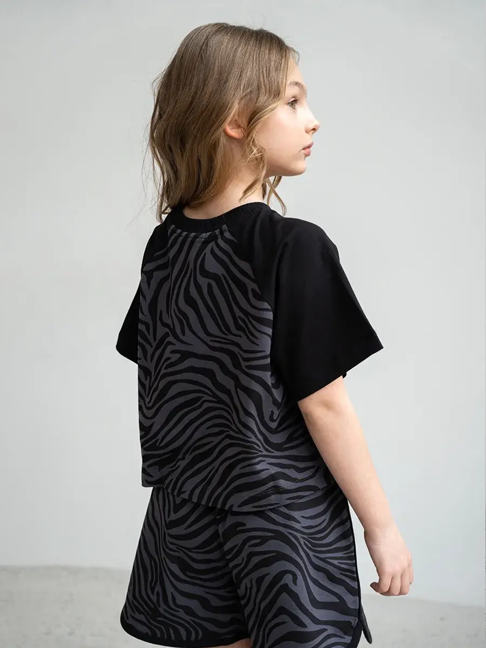 Костюм для девочки спортивный с шортами