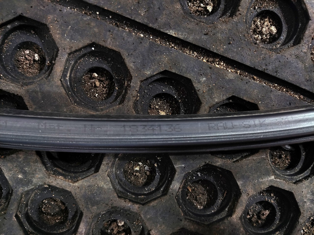 Уплотнитель люка 2023г