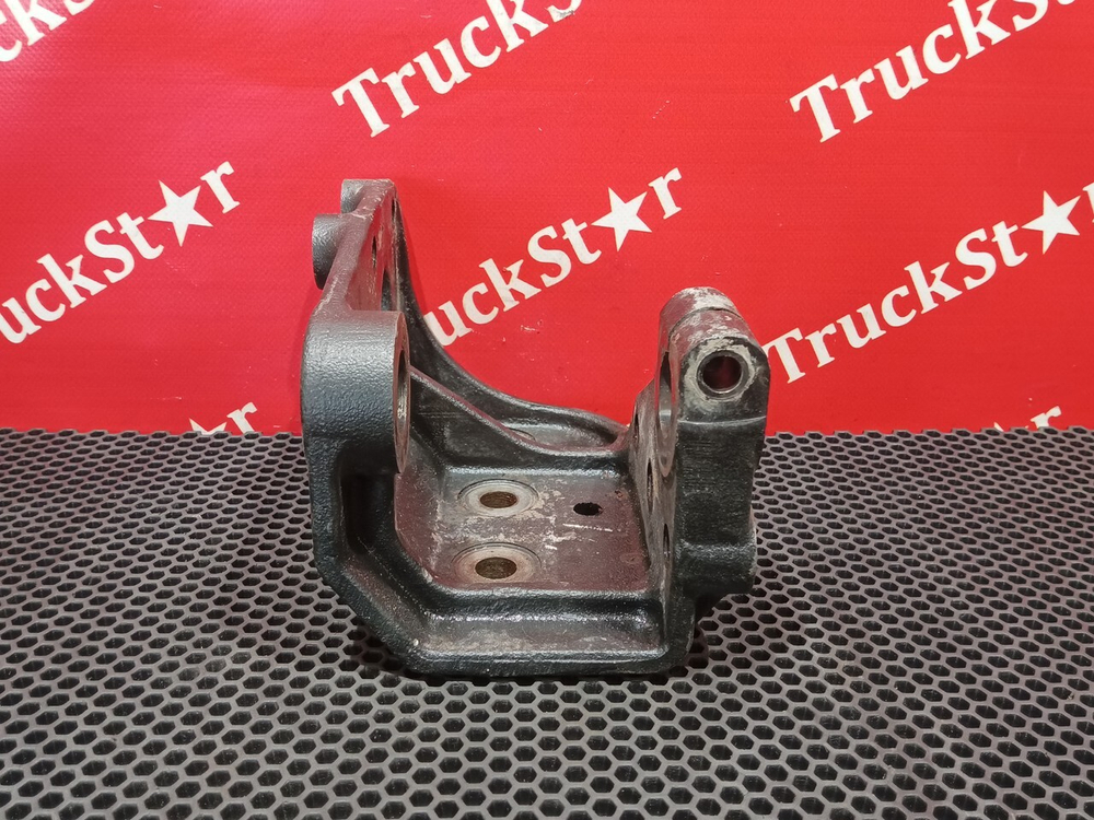 Кронштейн рессоры передней правый 2023г.