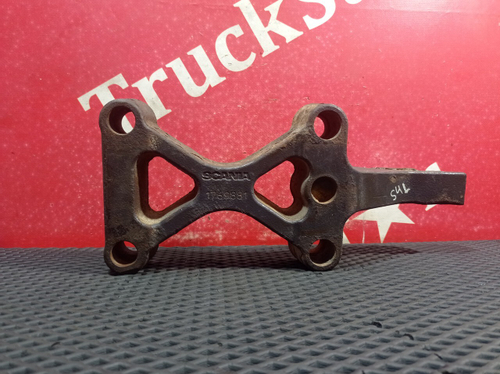 Кронштейн заднего амортизатора левый