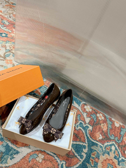 Louis Vuitton Flats (5 colors)