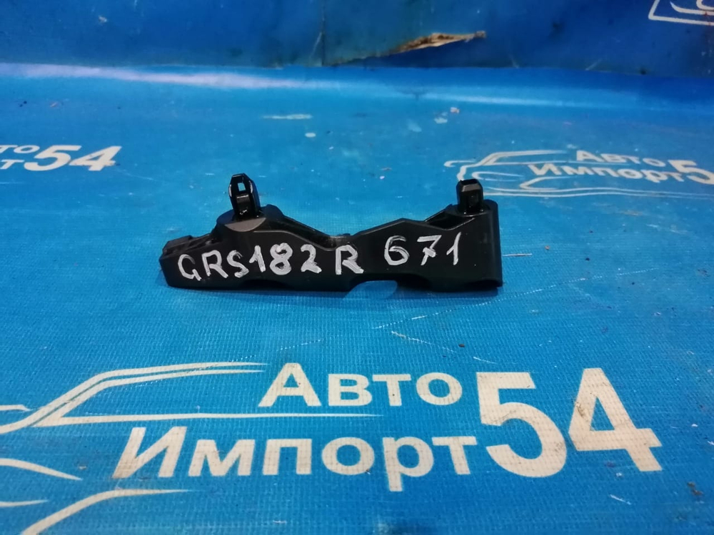 Крепление бампера переднее правое TOYOTA CROWN 2005