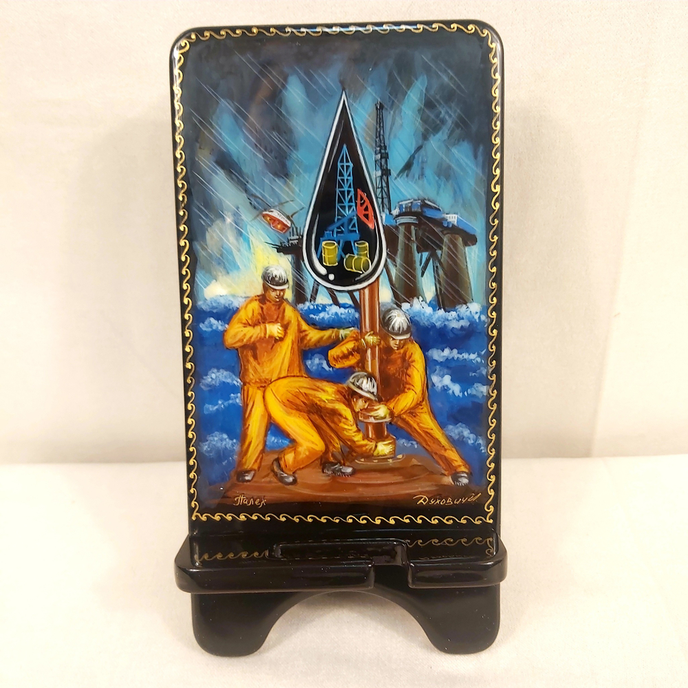 Сувенирная подставка для телефона с ручной росписью Палех "Нефтяники"