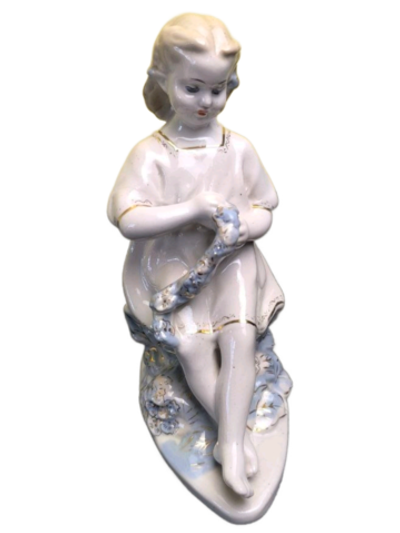 Фаянсовая статуэтка "Девочка с венком" Гжель