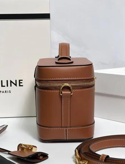 Сумка CELINE IN SMOOTH SATINATED CALFSKIN коричневая