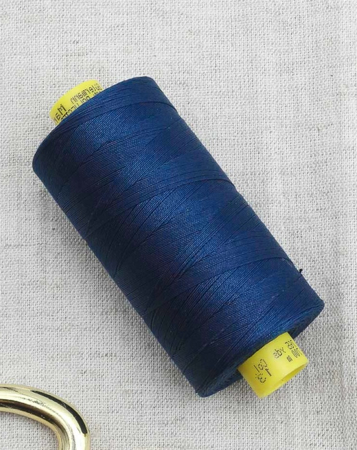 Нитки для отстрочки Gutermann Mara №30, 300м, тёмный джинс