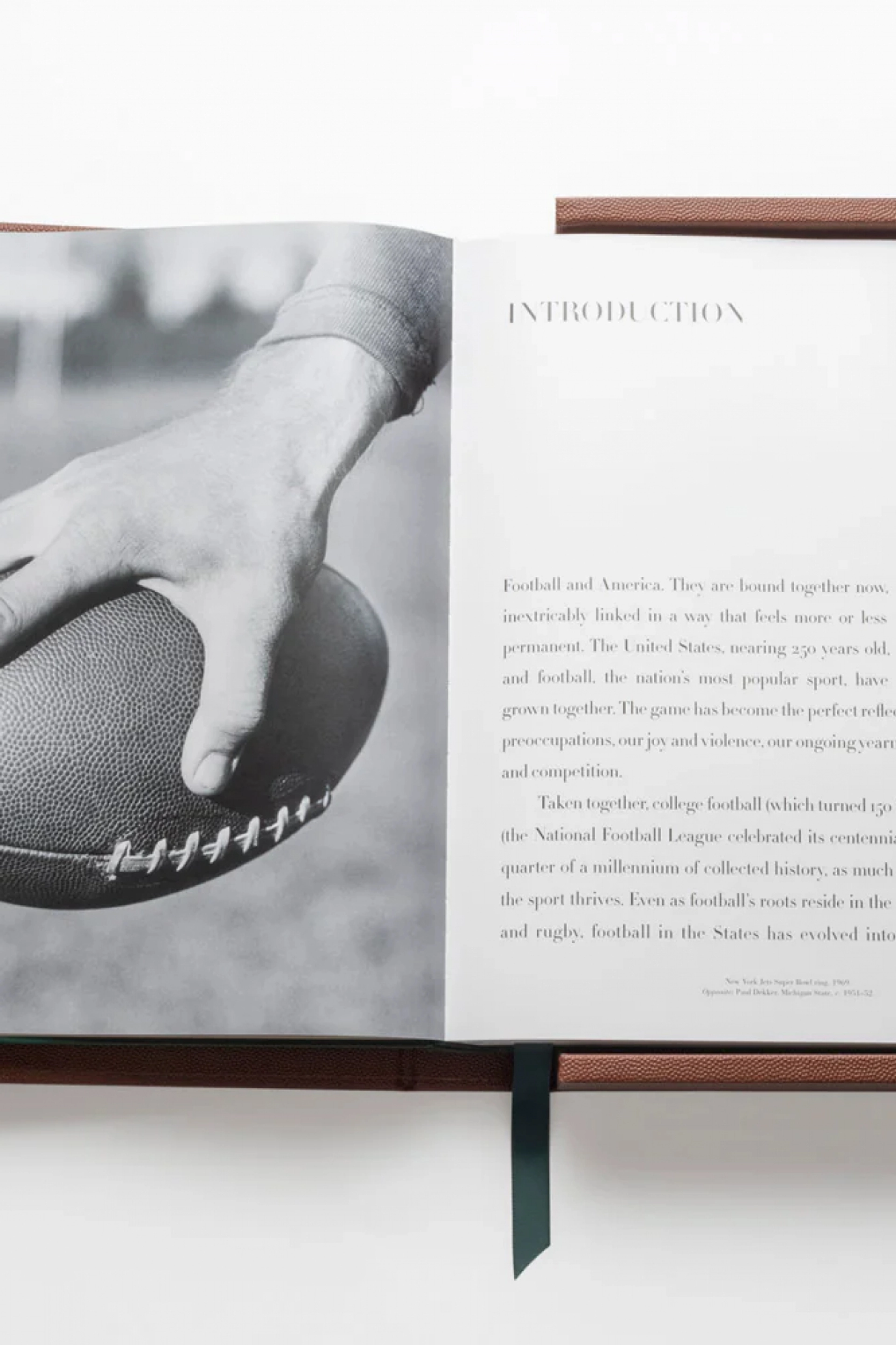 Книга Football: The Impossible Collection