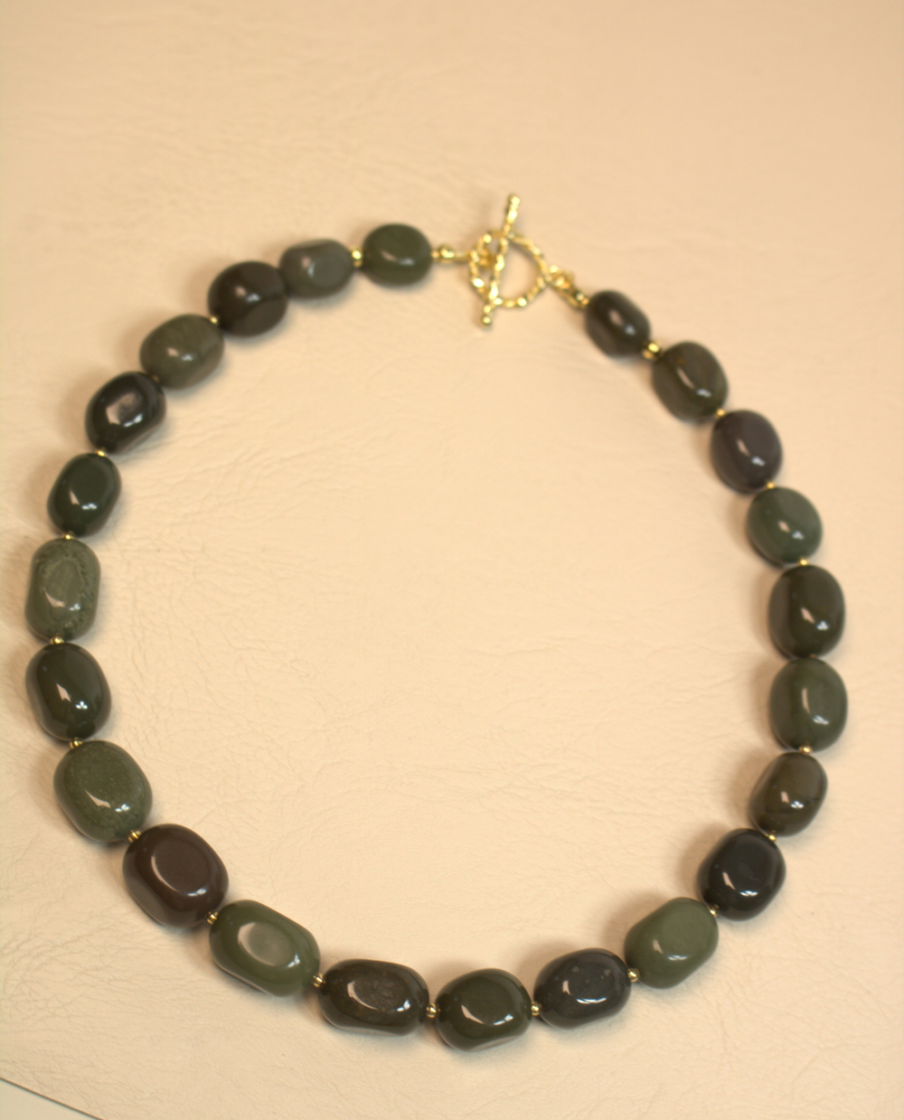 Чокер из американской яшмы "Оливковый баланс"