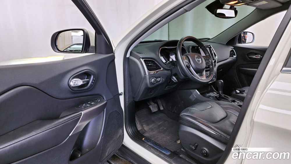 Jeep Cherokee (KL) 2.2 Дизель Limited 4WD (12.2019)