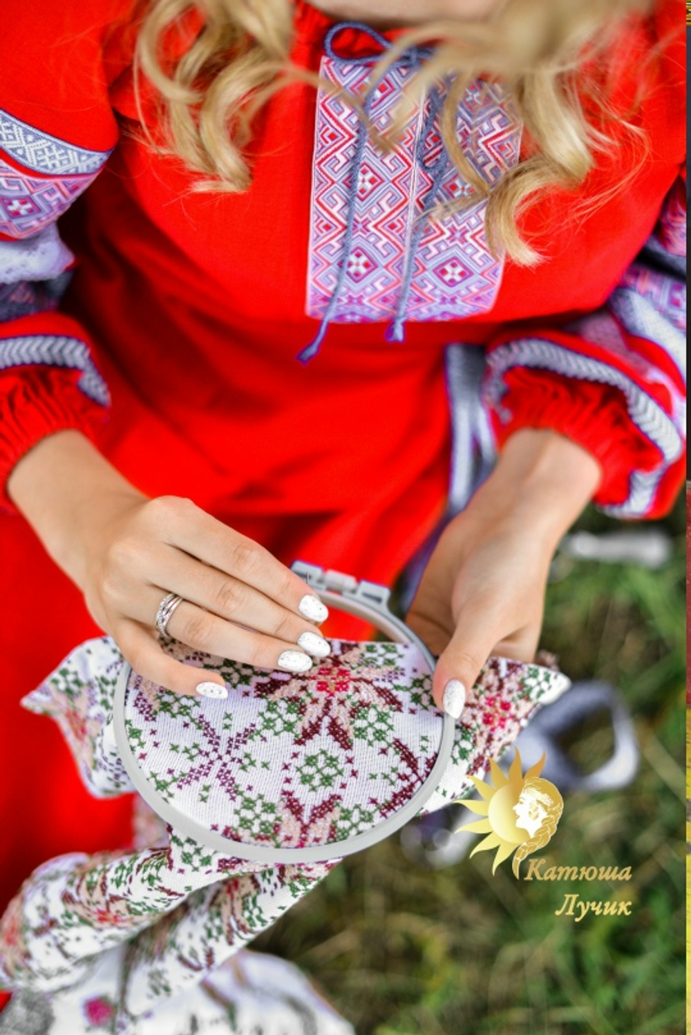 Платье "Любава" с голубыми узорами