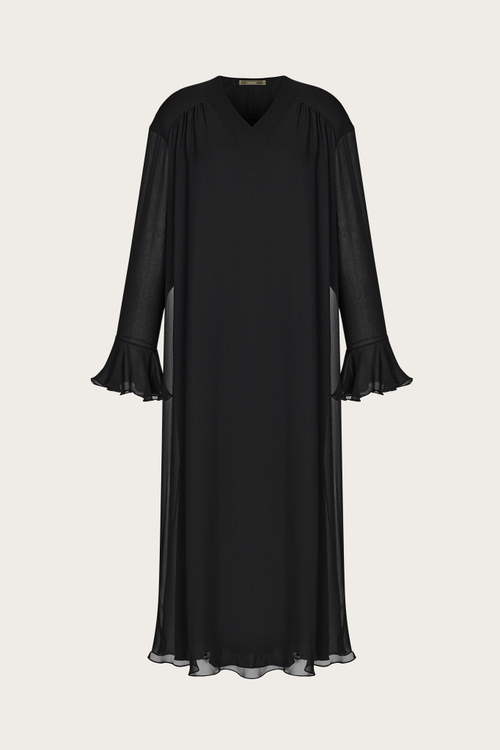 ПЛАТЬЕ ИЗ ЧЕРНОГО ШЕЛКА С АЖУРНЫМИ РУКАВАМИ