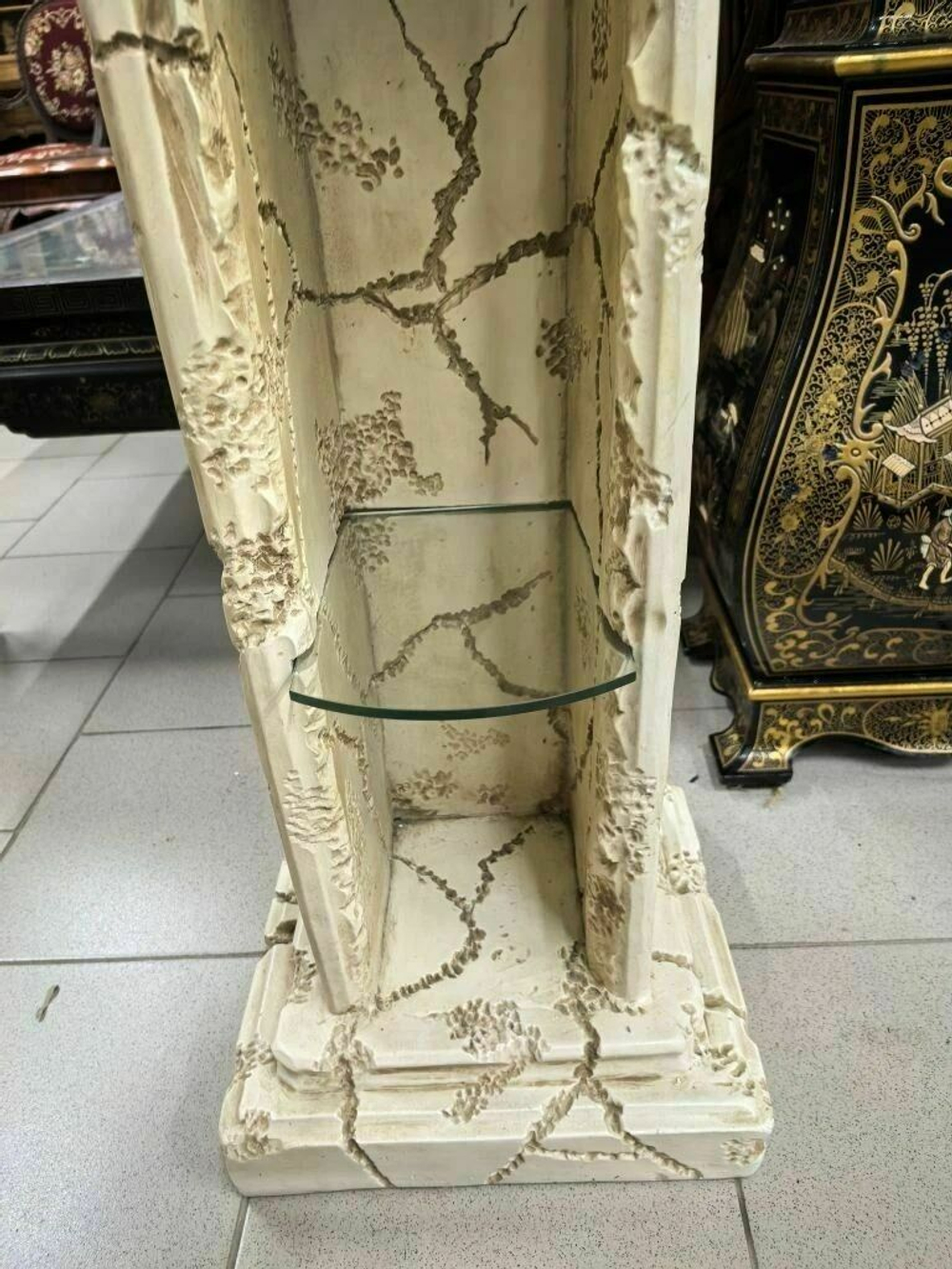Старинная колонна подставка