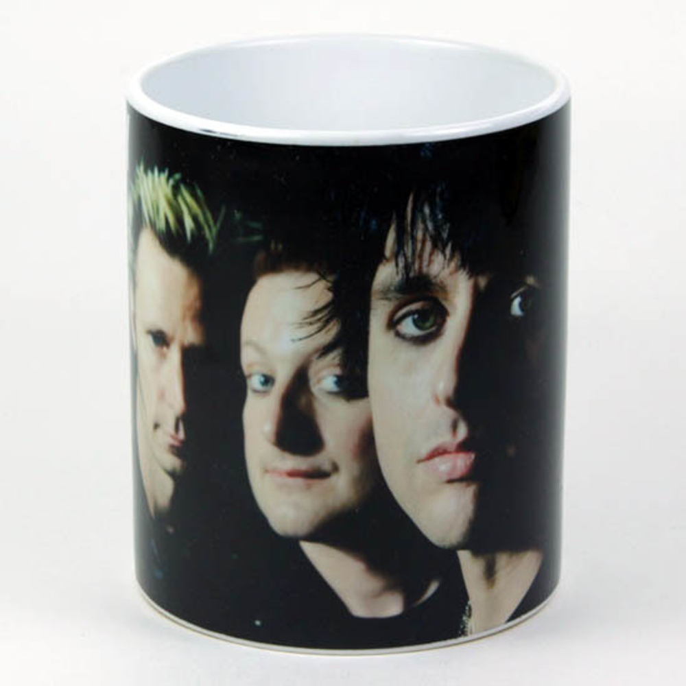Кружка Green Day ( фото группы крупно на чёрном фоне )