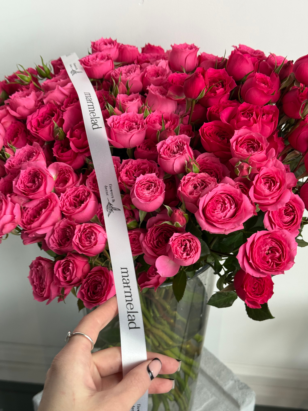 Кустовая роза в розовом оттенке