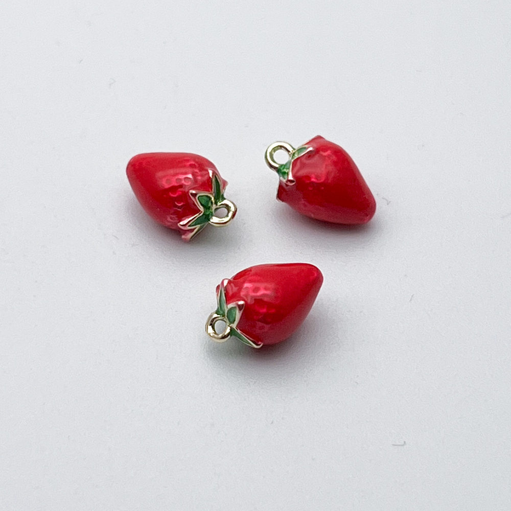 Подвеска Клубника, цвет золото, размер 11*7 мм, цена за 1 шт