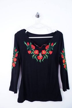 Блузка с вышивкой, визуально на 42/44 размер