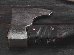 Топор "Время быть сильным", рукоять комель берёзы (морилка)