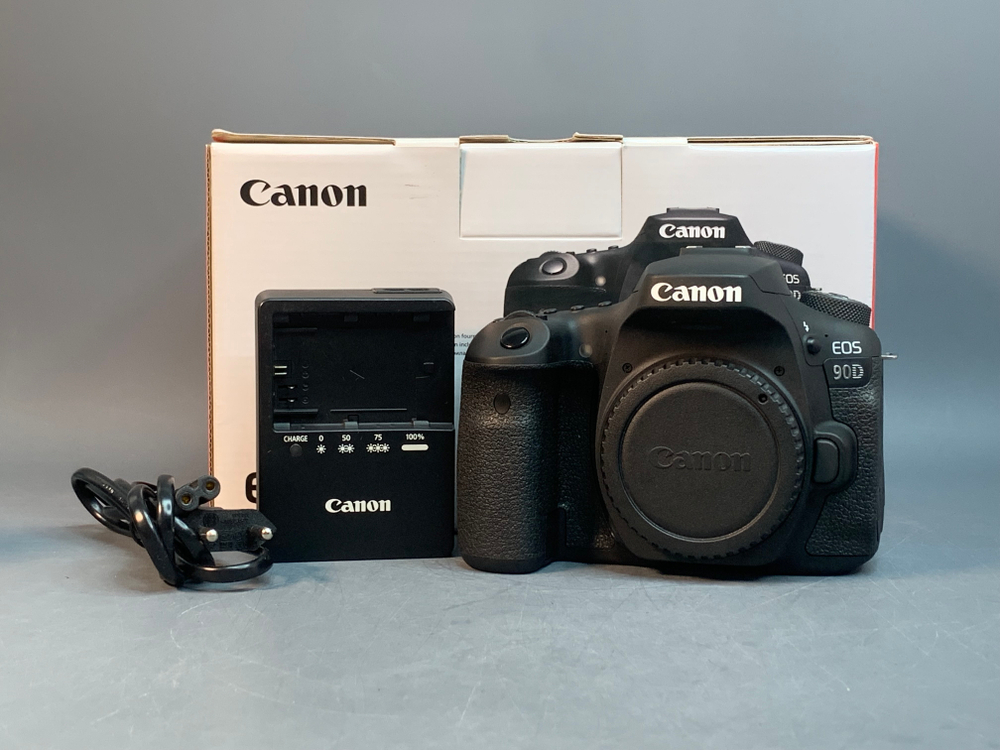Canon EOS 90D Body 13.000 Кадров