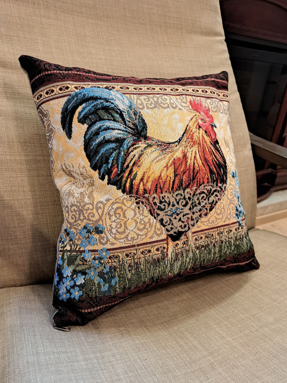 Декоративный гобеленовый чехол для интерьерной подушки Золотой гребешок 1 38*38