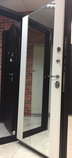 Входная дверь в квартиру Лекс Легион 3К Софт графит №3 / №61  Белая шагрень с зеркалом