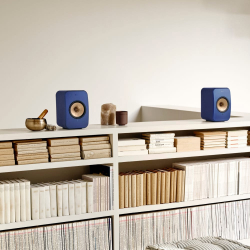 KEF LSX II Cobalt Blue активная беспроводная полочная акустическая система (пара) + напольные стойки KEF S1 Floor Stand (пара)