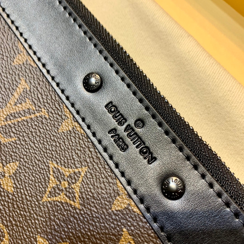 Louis Vuitton Pochette To-Go
