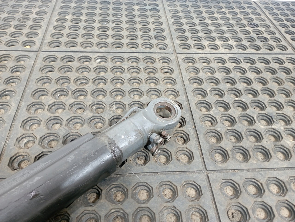 Цилиндр подъема кабины