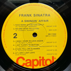Винтажная виниловая пластинка LP Frank Sinatra A Swingin Affair (США 1976)