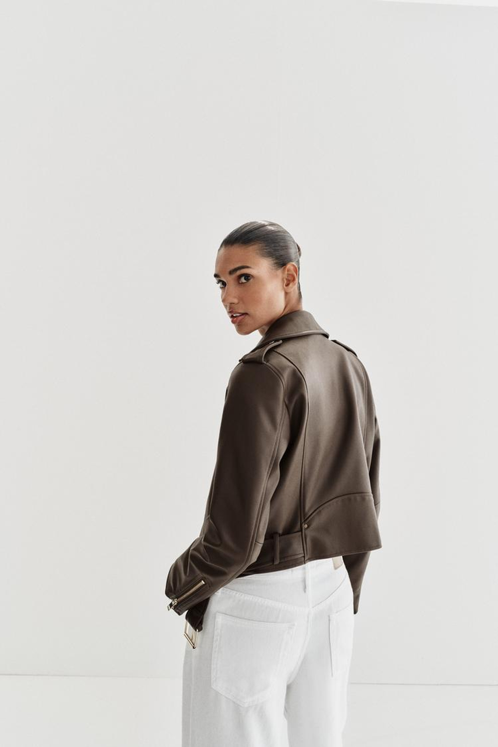 ZARA КУРТКА В БАЙКЕРСКОМ СТИЛЕ ИЗ ИСКУССТВЕННОЙ КОЖИ, КОРИЧНЕВЫЙ