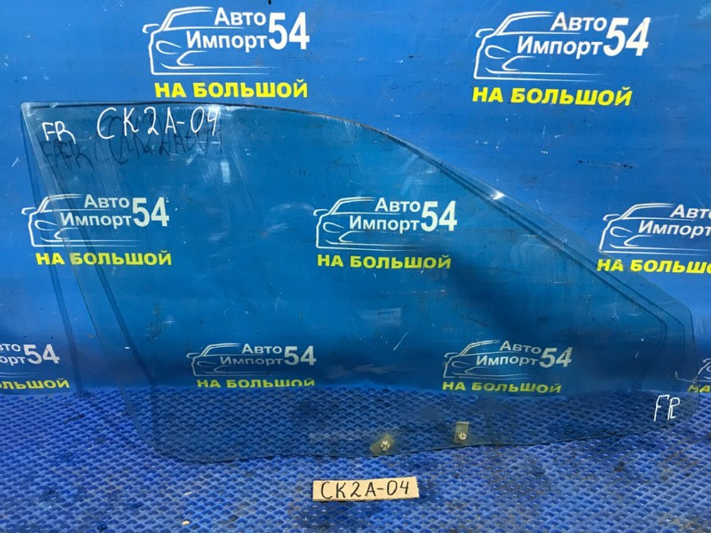 Стекло двери передней правой MITSUBISHI LANCER 1998