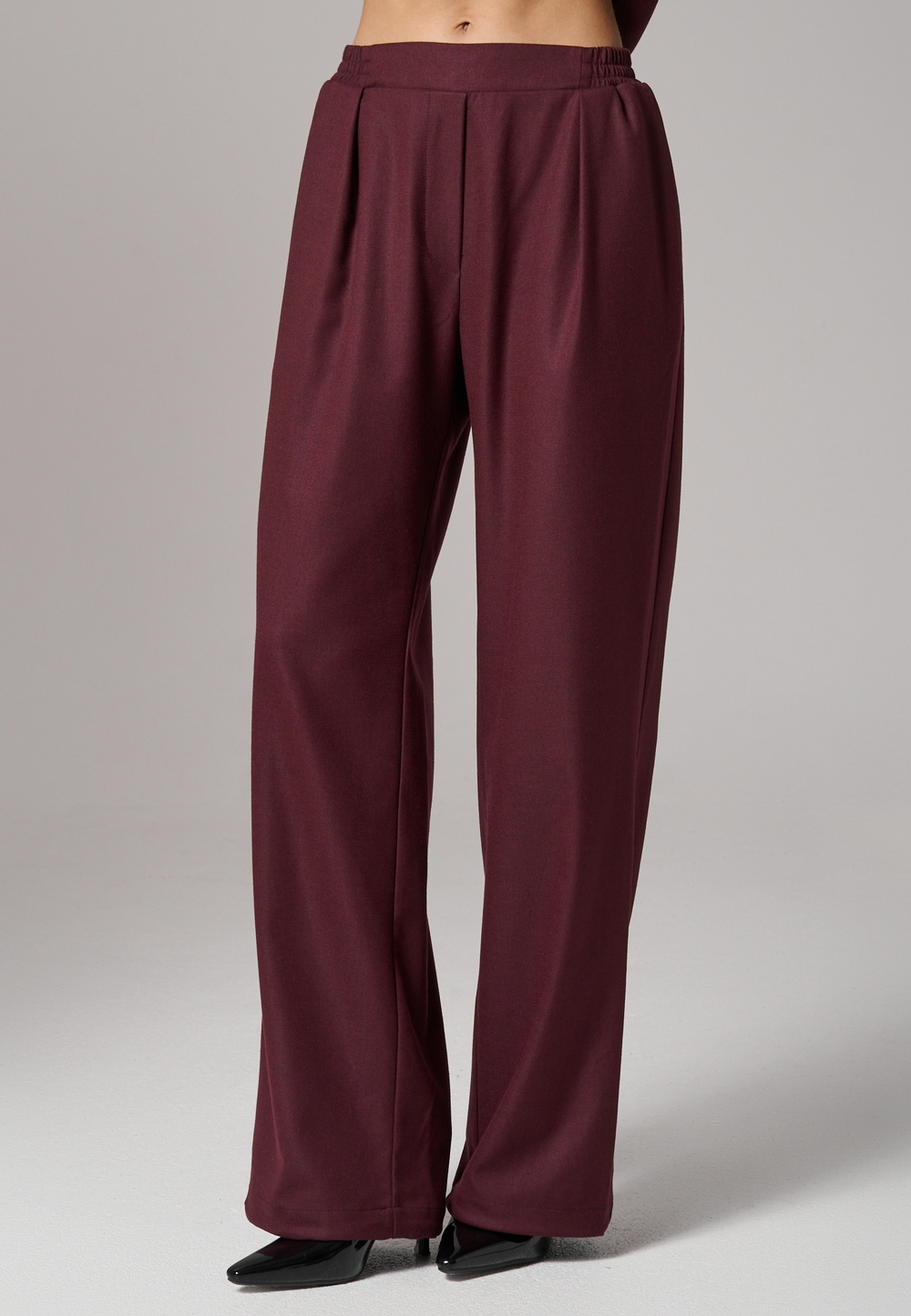 Брюки с поясом на резинке бордовые