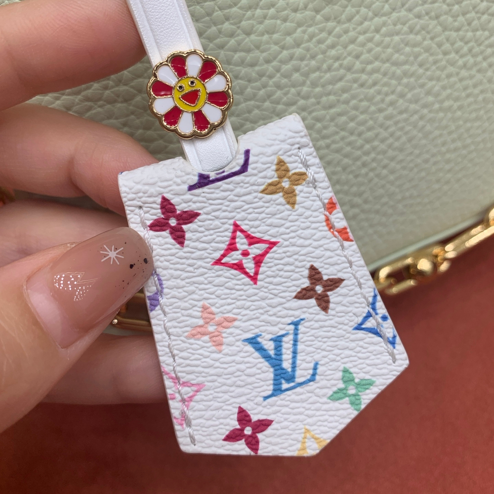 Louis Vuitton Capucines Mini