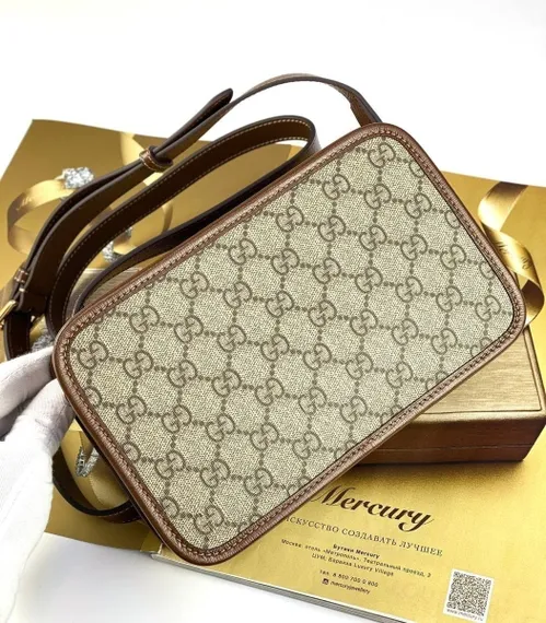 Миниатюрная сумка Gucci с переплетенными буквами G