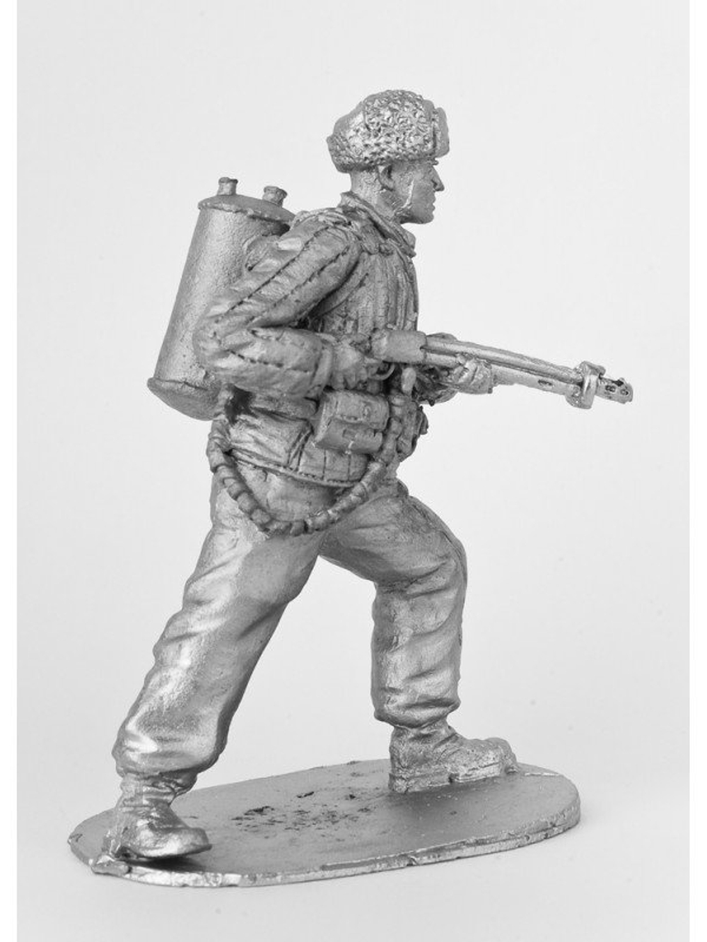 Оловянный солдатик Боец с огнеметом, 1943 г.