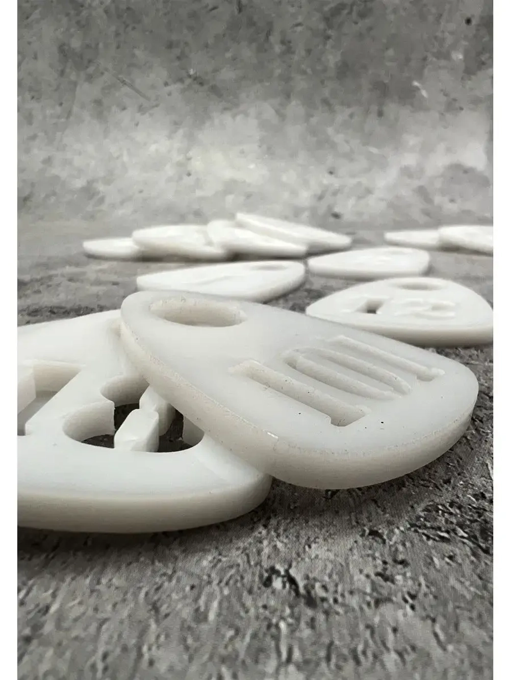 Номерки для гардероба прорезные