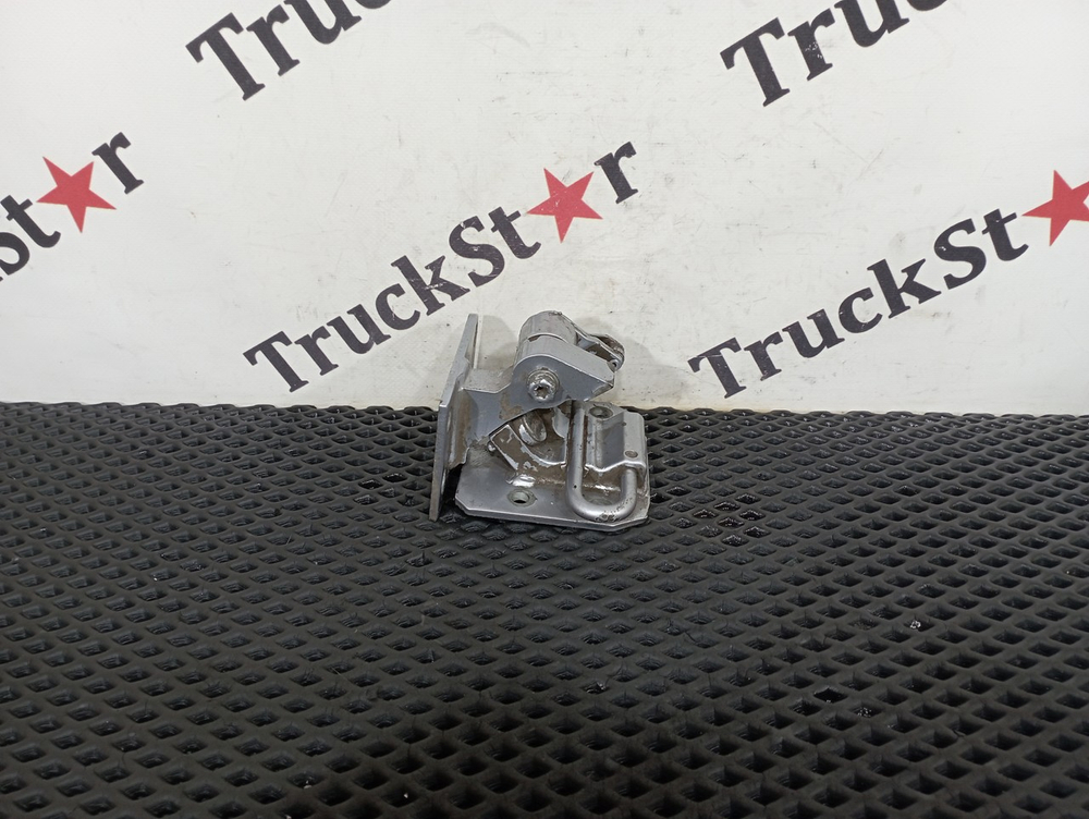 Петля двери верхняя левая 2023г.