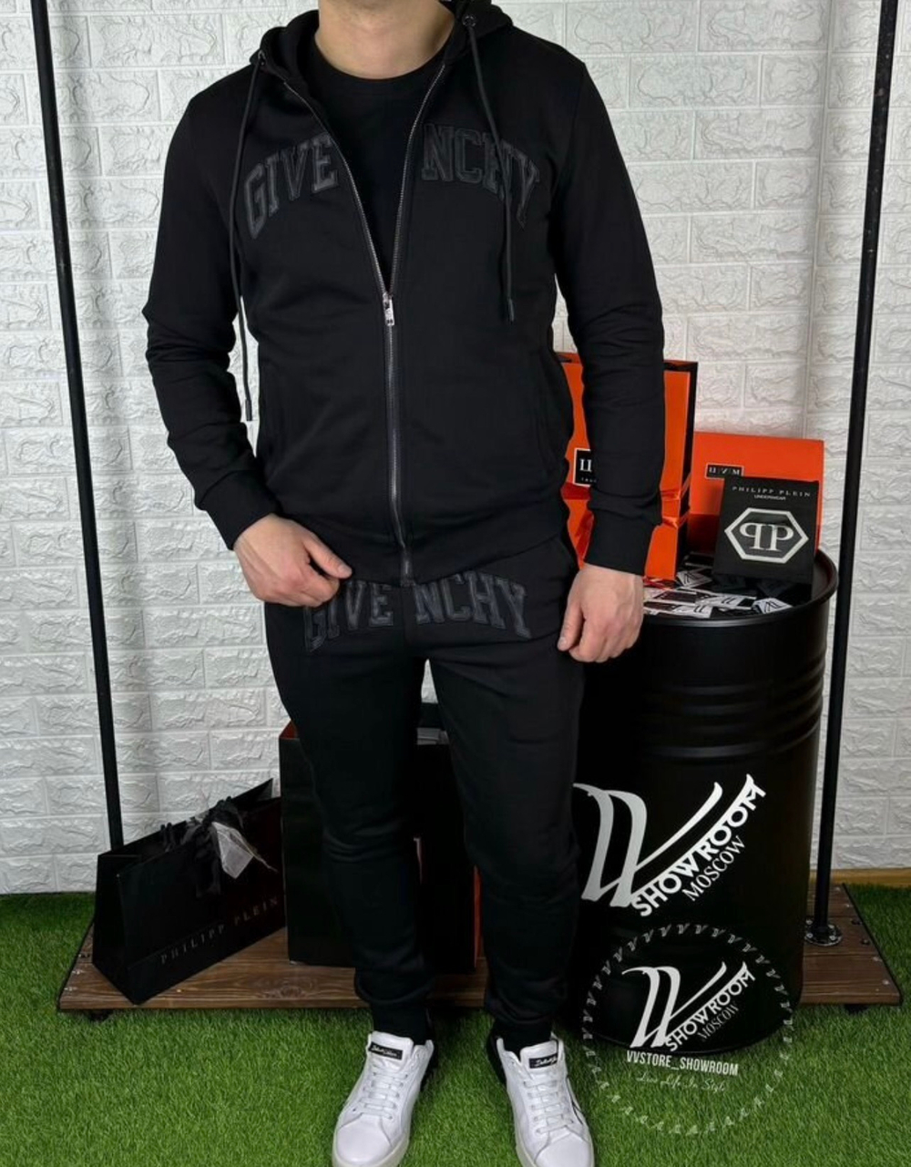 Спортивный костюм Givenchy