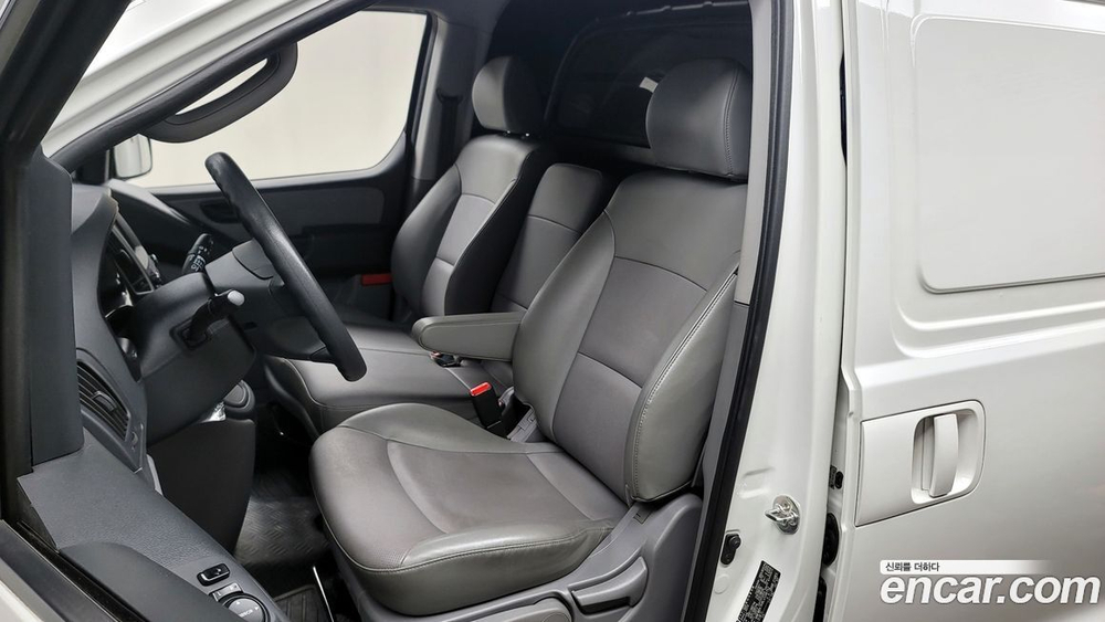 Hyundai The New Grand Starex Van 3-х местный (10.2019)