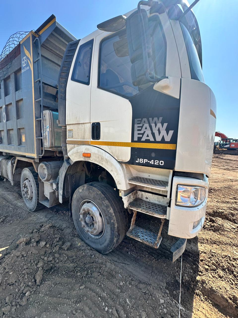 FAW J6 8x4 Самосвал СА3310Р66K24T4E5