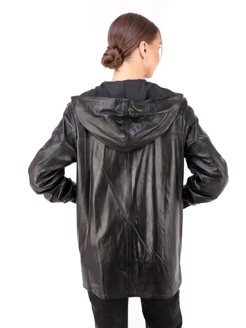 Куртка женская из натуральной кожи с капюшоном