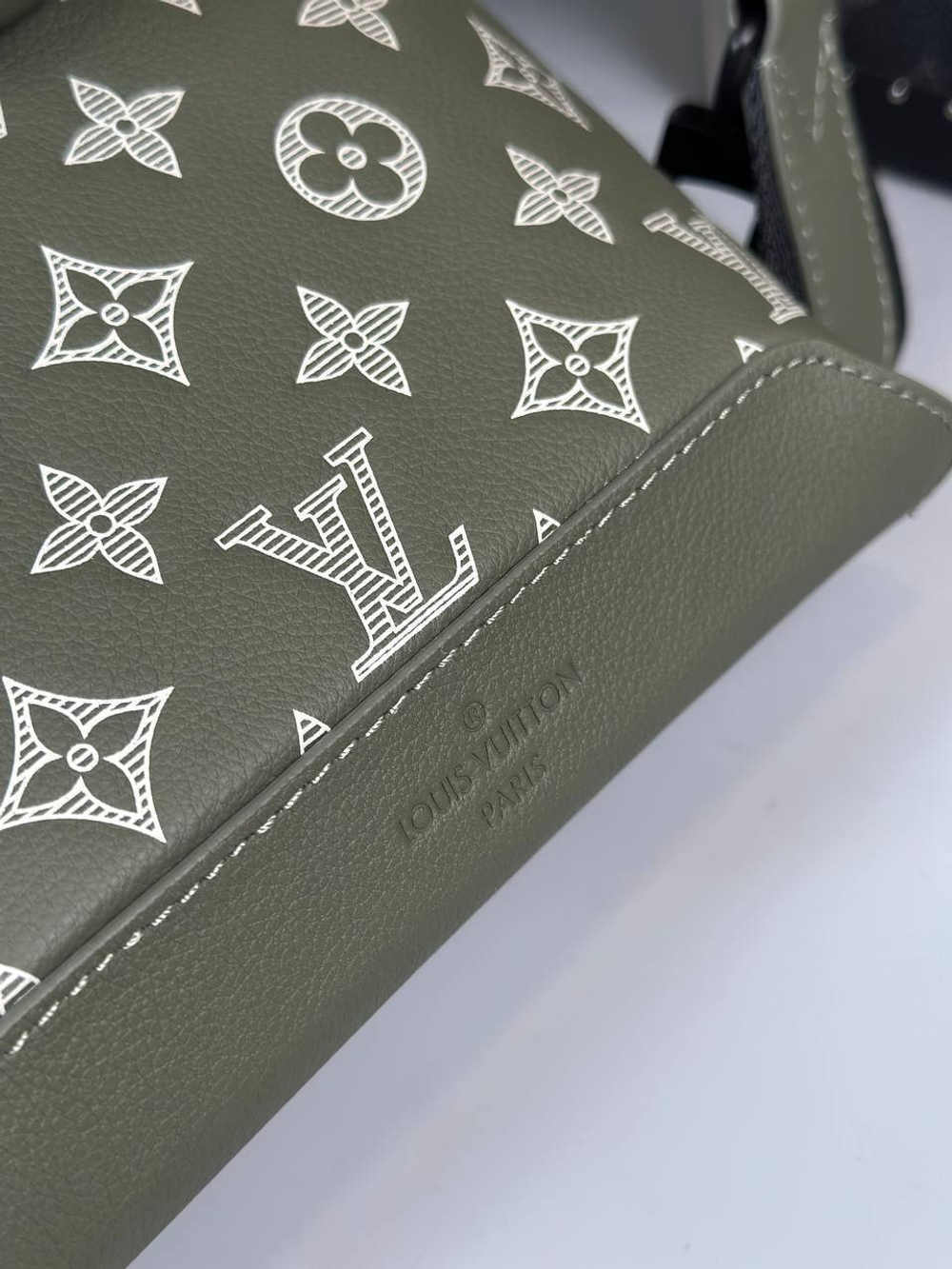 Сумка-слинг Louis Vuitton, арт. 477563787