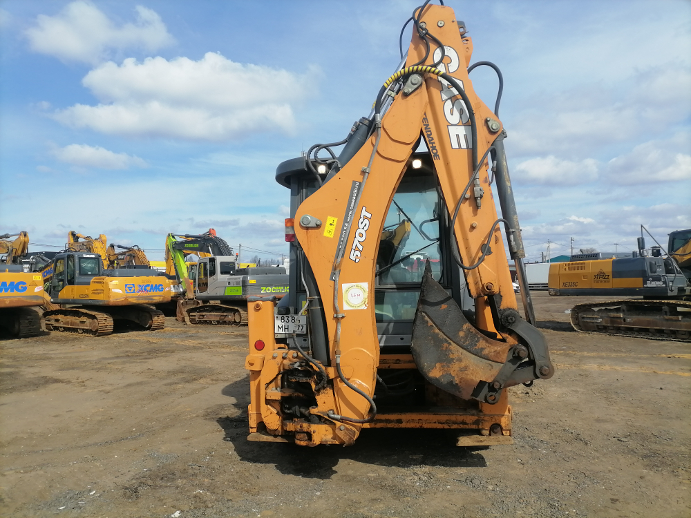 Case 570 Экскаватор-погрузчик 570ST (Дизельный, 3,9 л, 96 л.с., АТ)