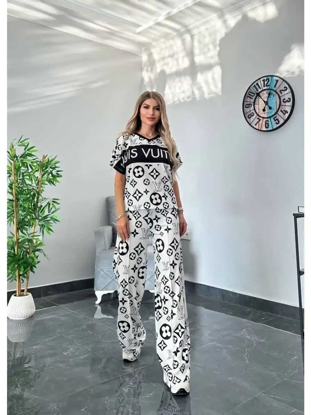 Костюм стильный