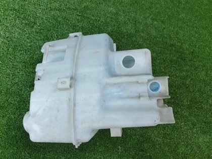 Бачок омывателя Toyota Camry xv70 (2017-н.в.)