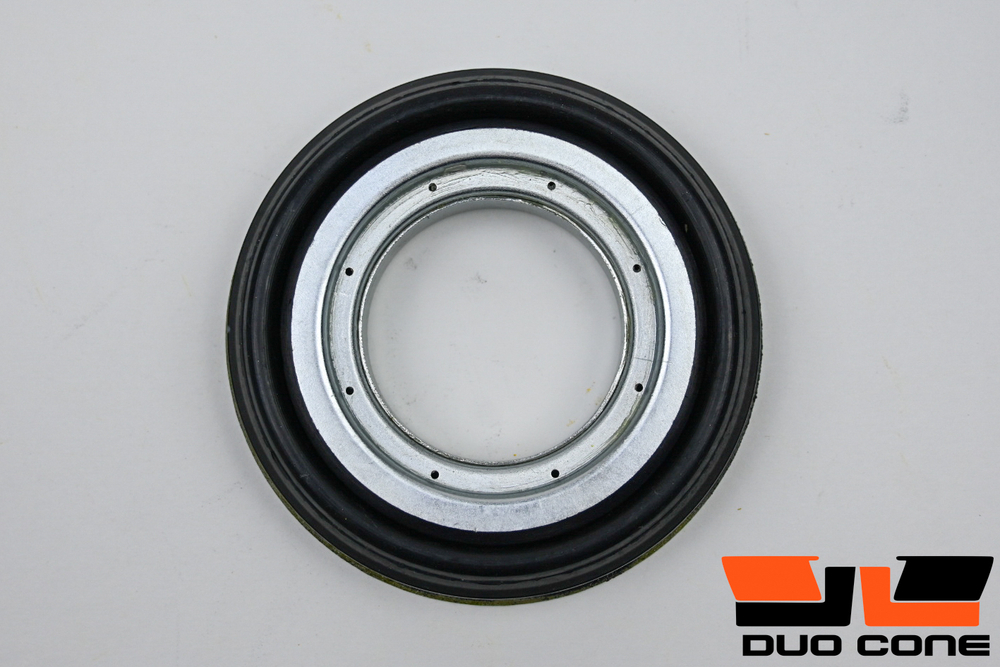 Армированная манжета (Сальник) RE588241 John Deere