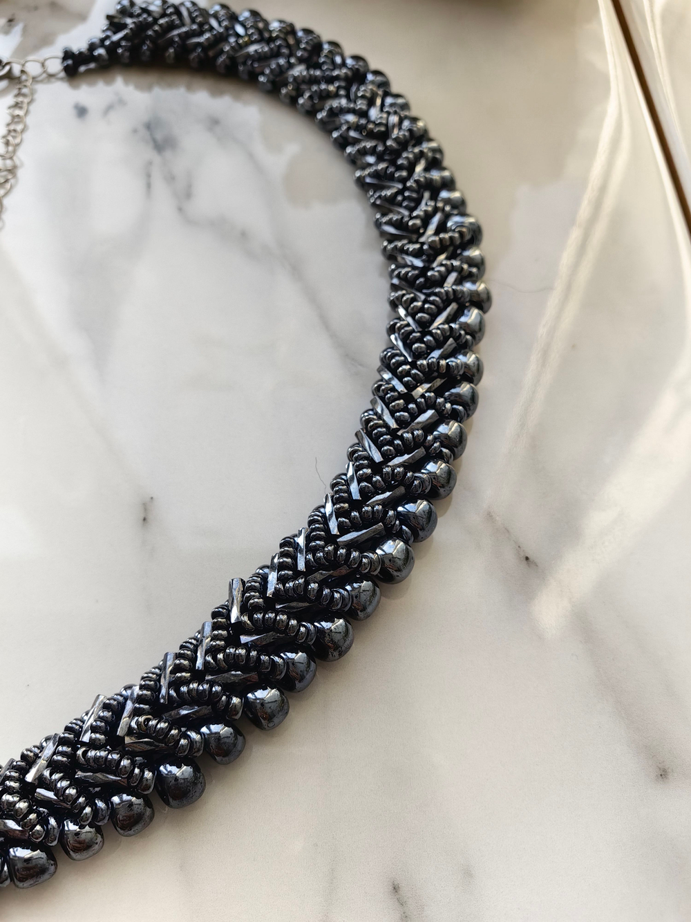 Колье из бисера "Змейка" ручной работы, цвет - Бронза тёмная